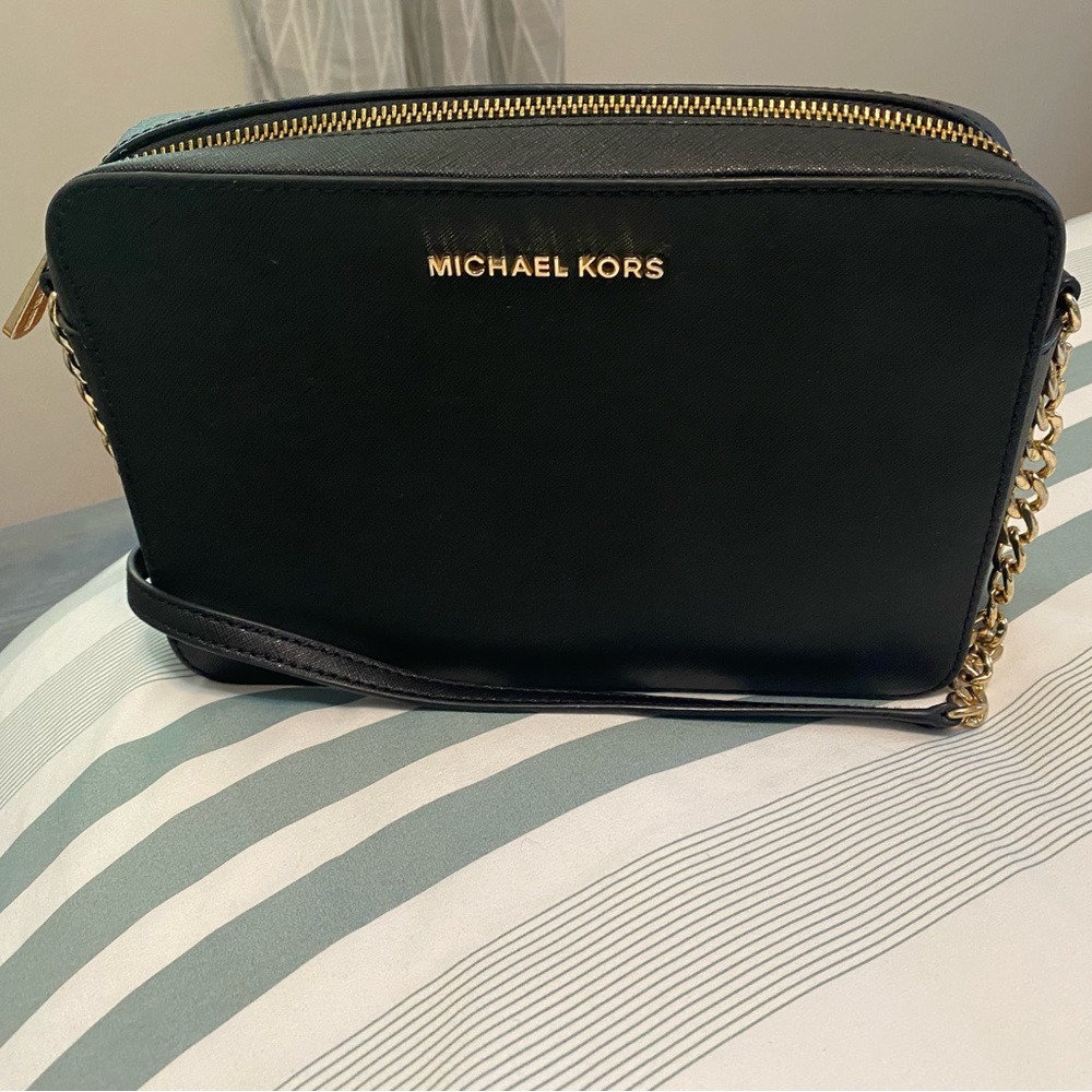 Michael Kors Jet Set Large Saffiano Crossbody Purse